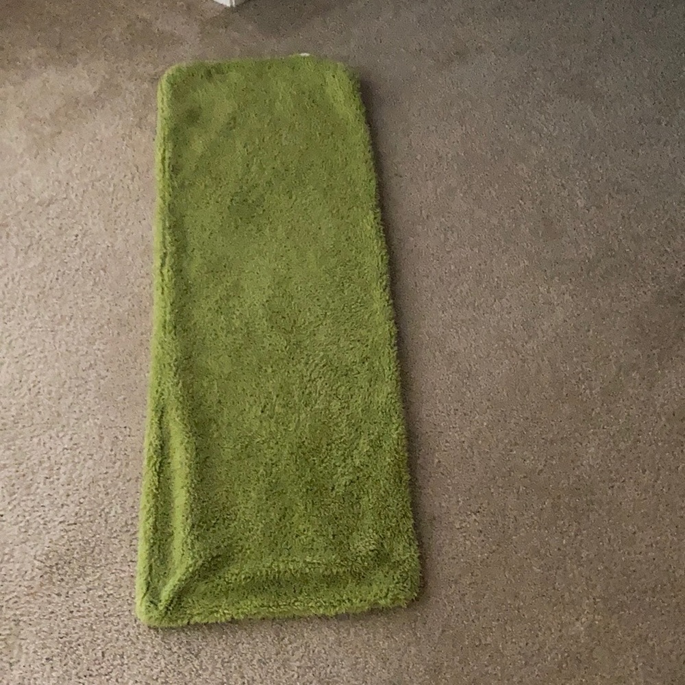 Green body pillow cover
